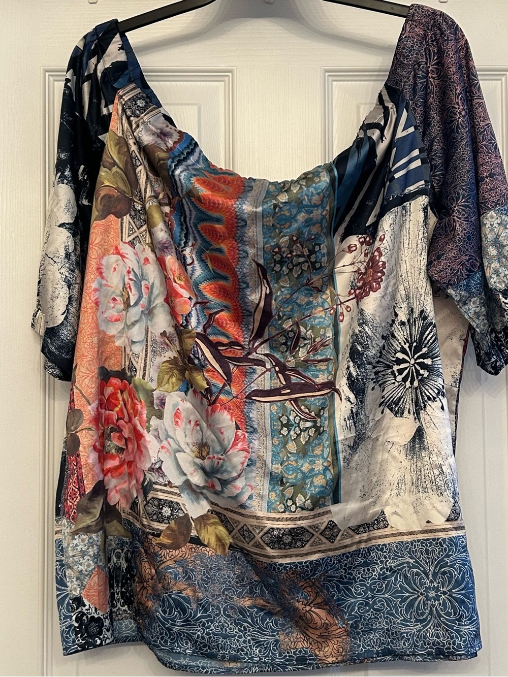 Chico’s Off Shoulder Asian Silky Floral Top Sz 3 or XL - Picture 7 of 7